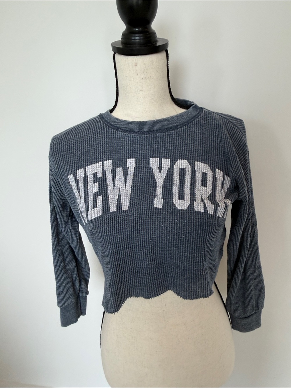 Vintage Havana Blue Waffle-Knit 'New York' Cropped Sweatshirt